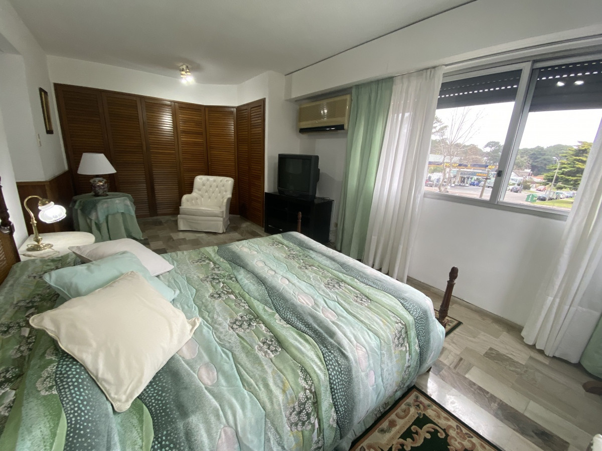 Apartamento ID.241 - Venta Apartamento 3 dormitorios + dependencia, excelente orientaciÃ³n