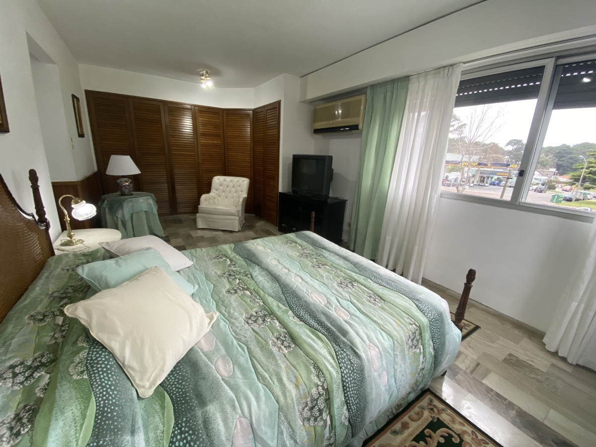 Apartamento ID.241 - Venta Apartamento 3 dormitorios + dependencia, excelente orientaciÃ³n