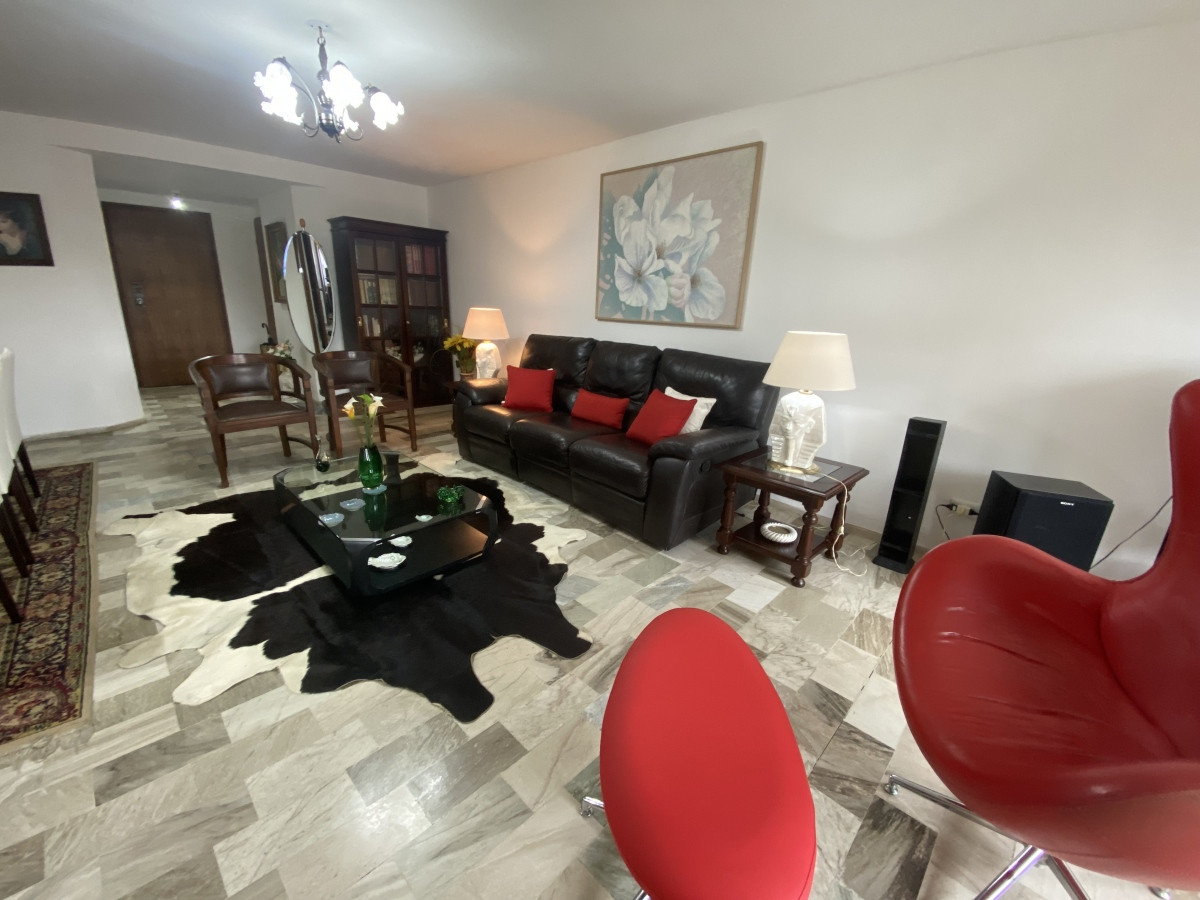 Apartamento ID.241 - Venta Apartamento 3 dormitorios + dependencia, excelente orientaciÃ³n