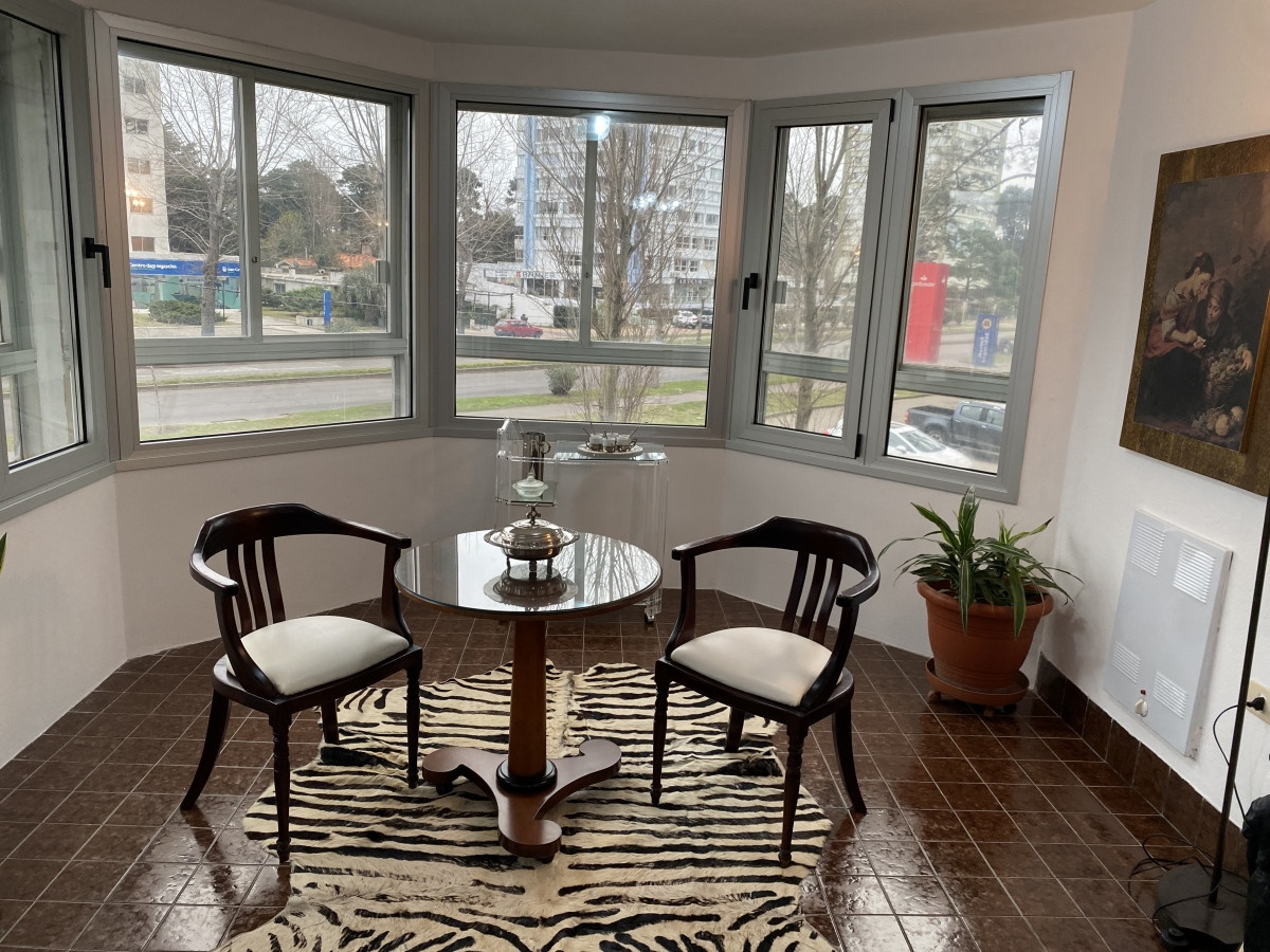 Apartamento ID.241 - Venta Apartamento 3 dormitorios + dependencia, excelente orientaciÃ³n