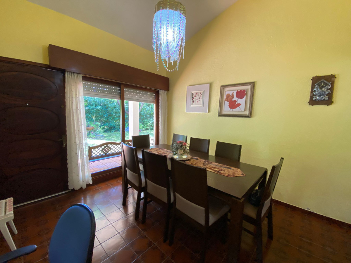Casa ID.412 - Casa en Alquiler Anual 3 dormitorios+ 1 suite.