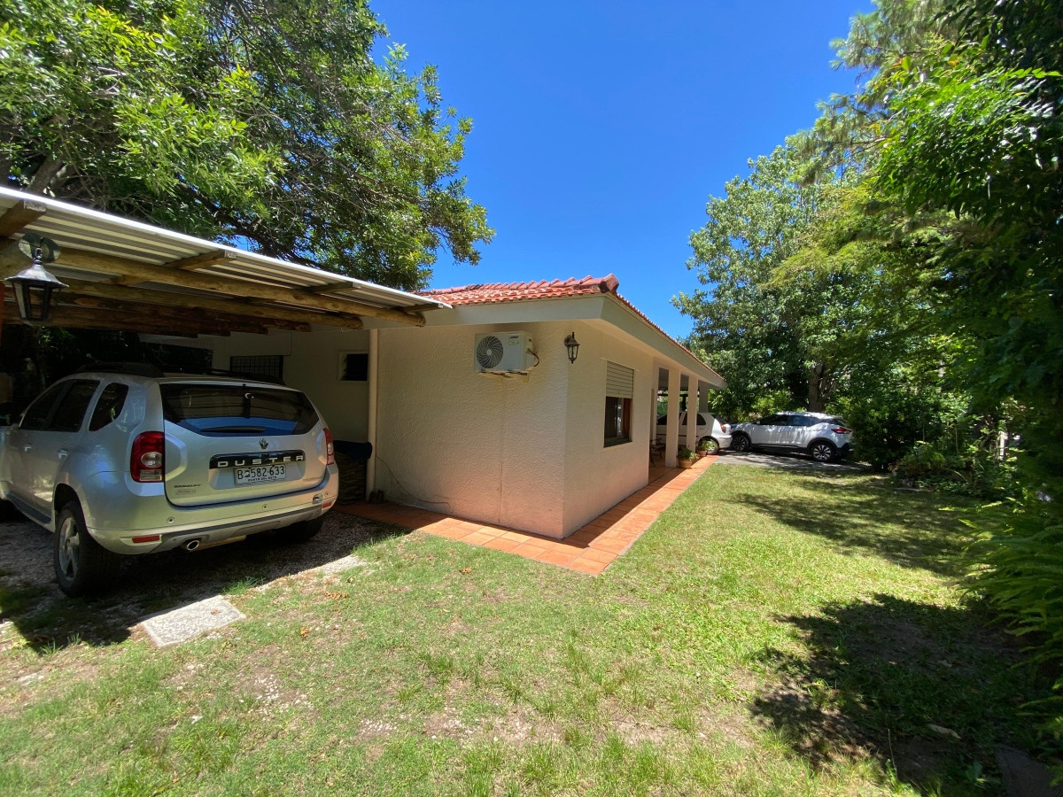 Casa ID.412 - Casa en Alquiler Anual 3 dormitorios+ 1 suite.