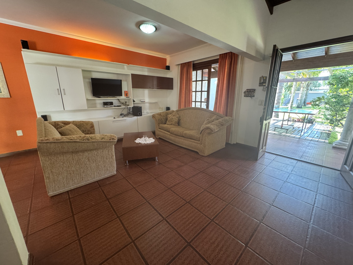 Casa ID.339 - Alquiler anual casa en Pinares.