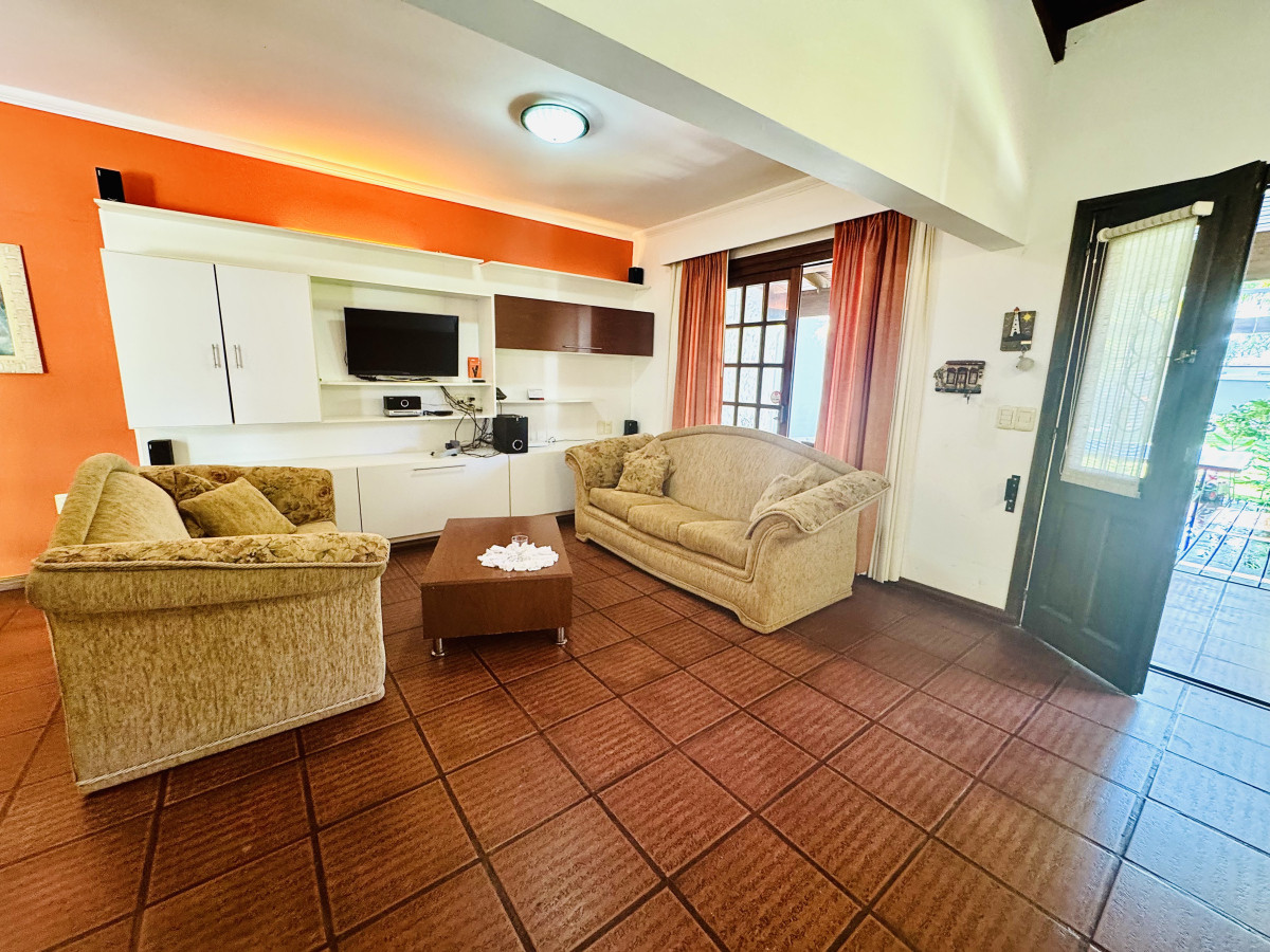 Casa ID.339 - Alquiler anual casa en Pinares.