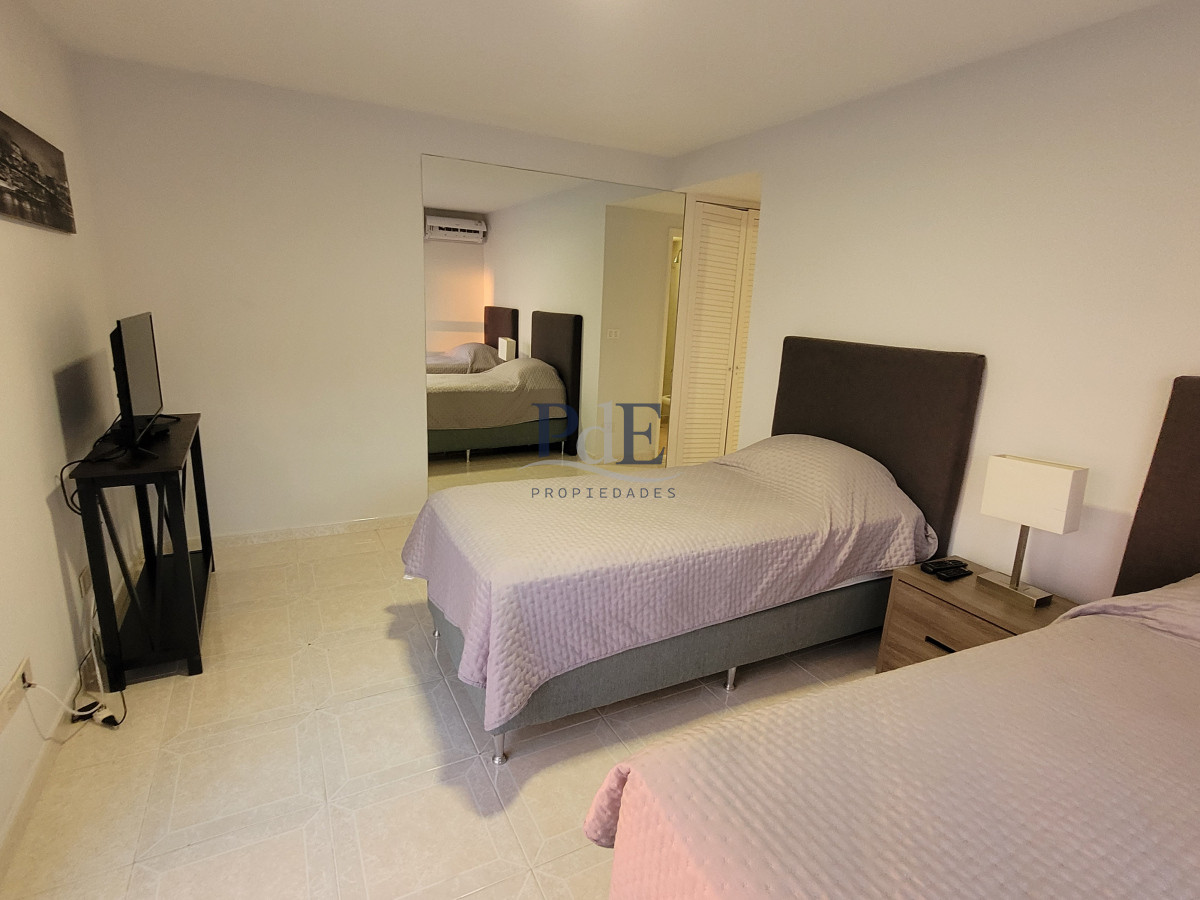 Beverly Tower | Residencia frente al mar en Playa Mansa - Imagen 15