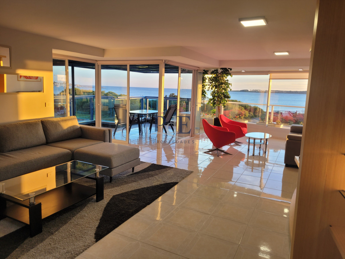 Beverly Tower | Residencia frente al mar en Playa Mansa - Imagen 1