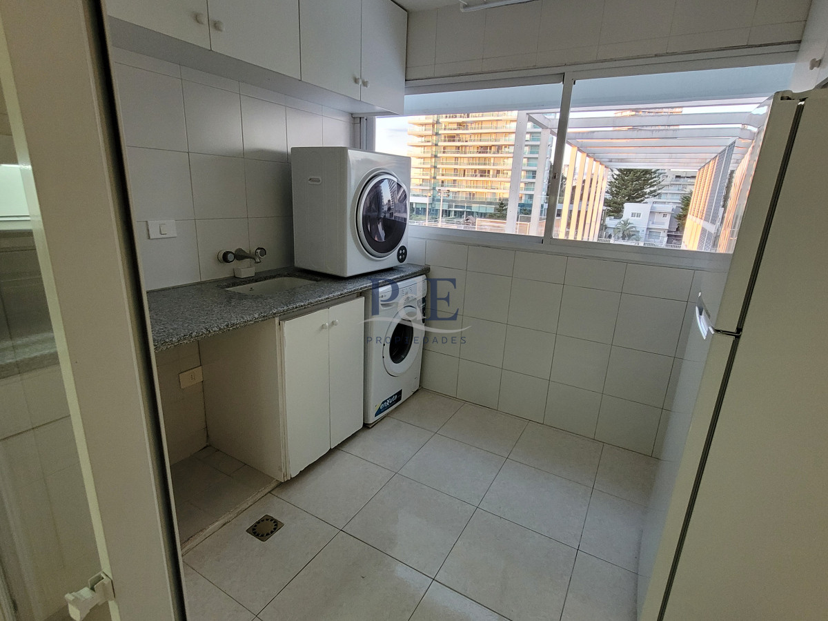 Beverly Tower | Residencia frente al mar en Playa Mansa - Imagen 16