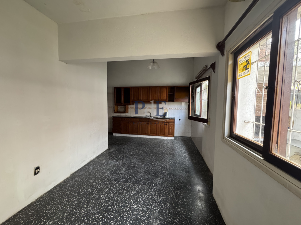 Venta Casa de 2 dormitorios cerca de playa mansa y servicios.  - Imagen 8