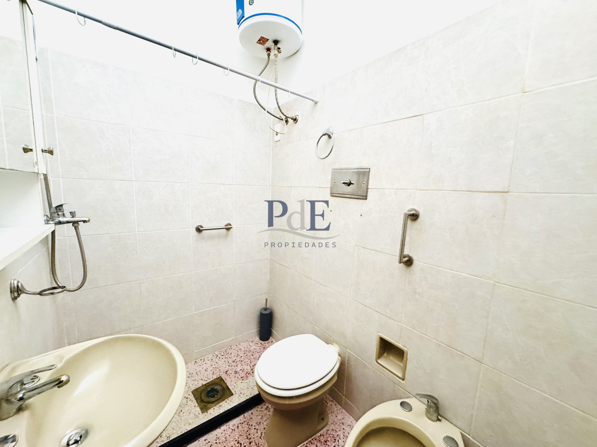 Venta Casa de 2 dormitorios cerca de playa mansa y servicios.  - Imagen 17