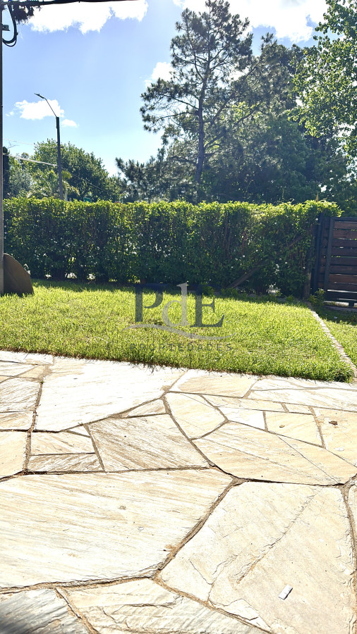 Venta Casa de 2 dormitorios cerca de playa mansa y servicios.  - Imagen 27