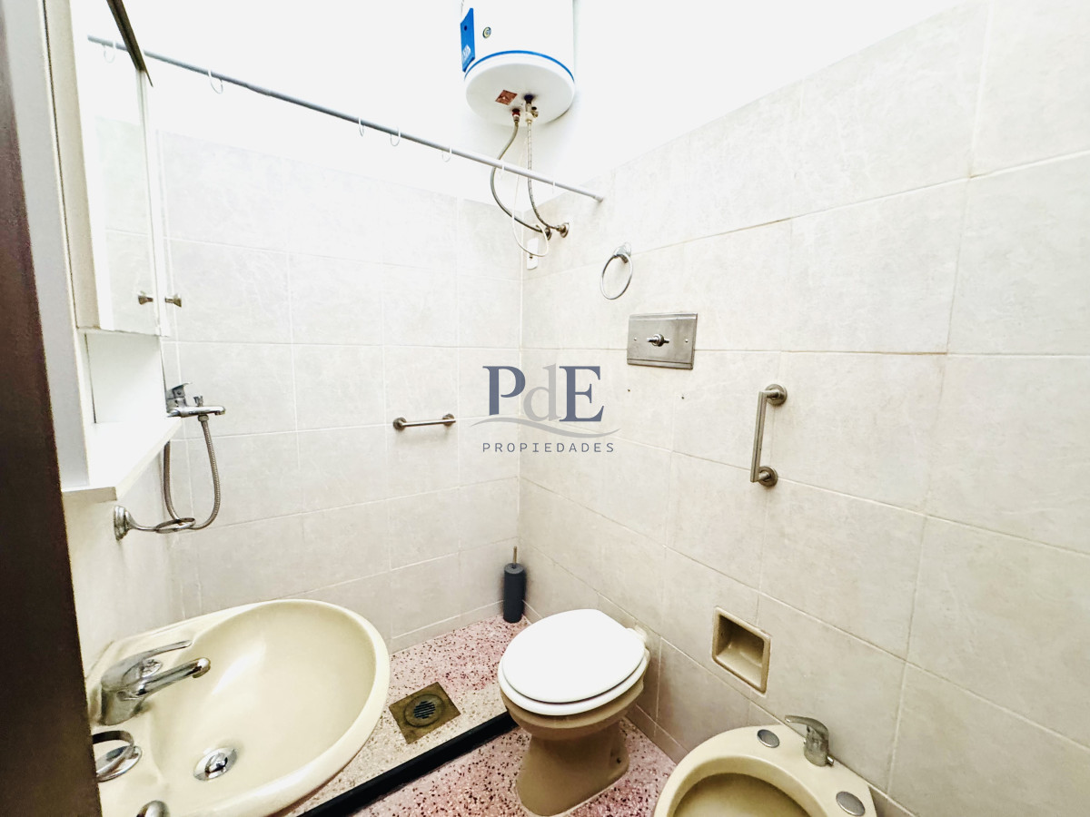 Venta Casa de 2 dormitorios cerca de playa mansa y servicios.  - Imagen 18