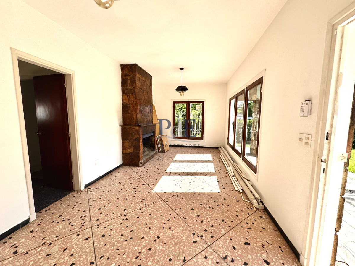 Venta Casa de 2 dormitorios cerca de playa mansa y servicios.  - Imagen 23