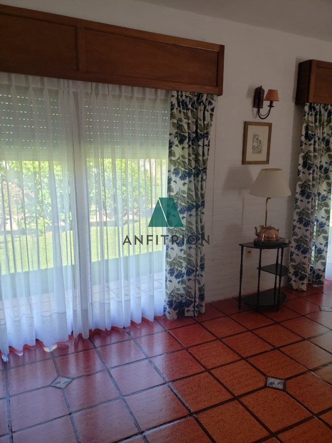 Casa ID.763 - VENTA DE CASA DE 3 DORMITORIOS, PISCINA, EN MARLY, PUNTA DEL ESTE