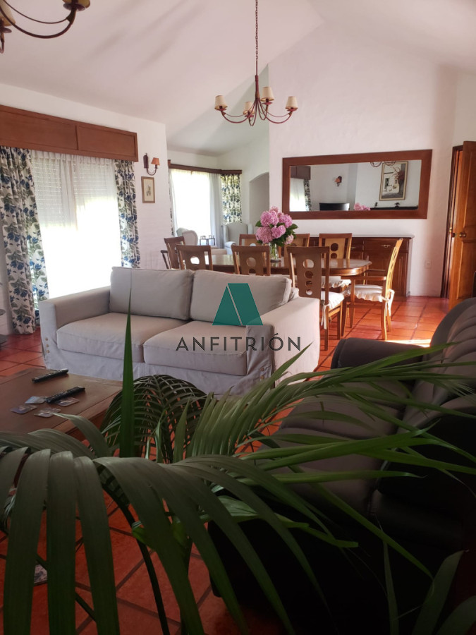 Casa ID.763 - VENTA DE CASA DE 3 DORMITORIOS, PISCINA, EN MARLY, PUNTA DEL ESTE