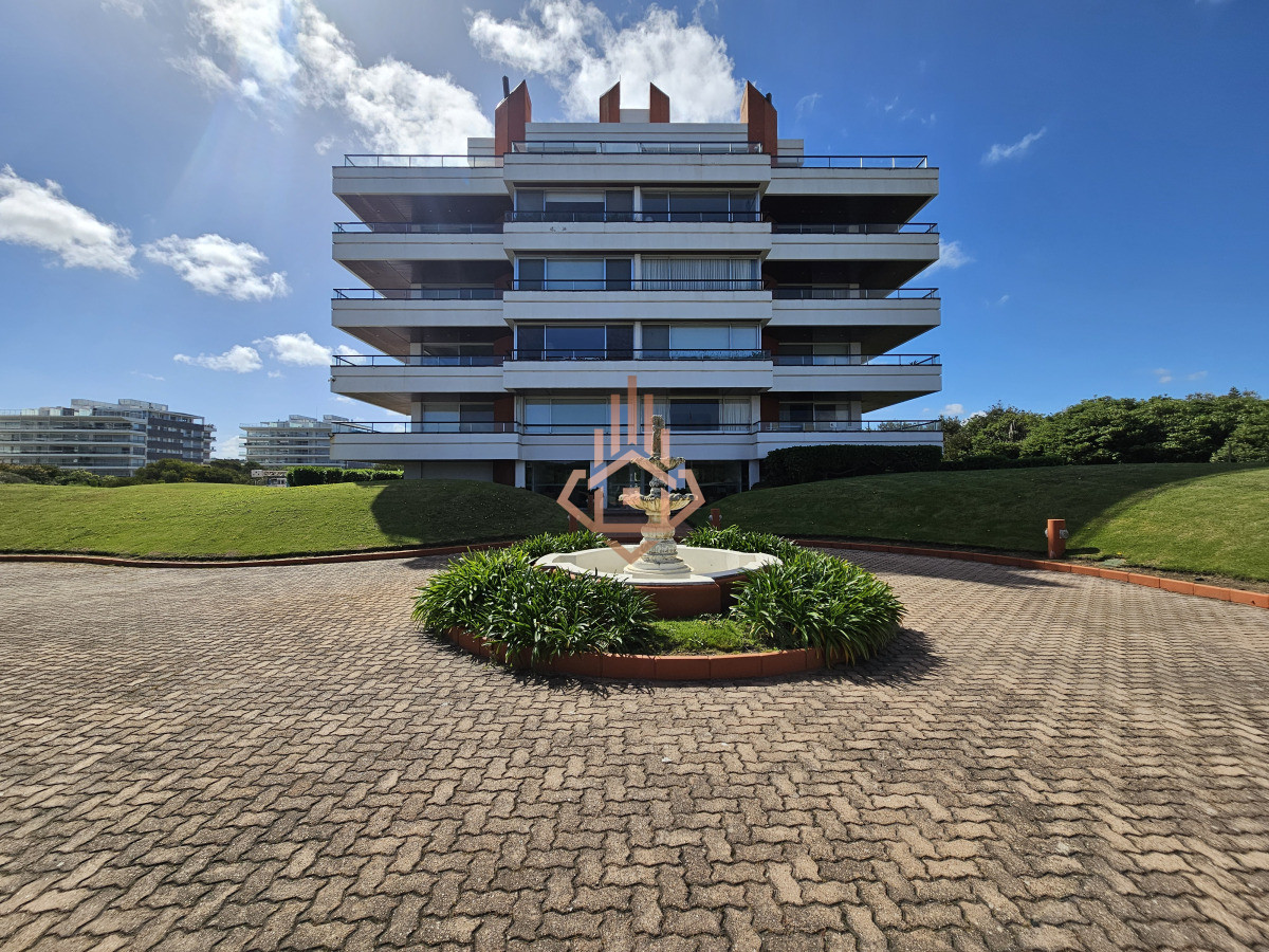 PENTHOUSE EN ALQUILER PARADA 32 DE LA BRAVA, 4 DORMITORIOS - LUX677A