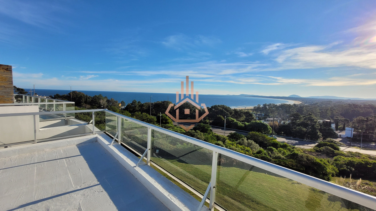 Apartamento en venta con la mejor vista panorámica en Punta Ballena - LUX119A