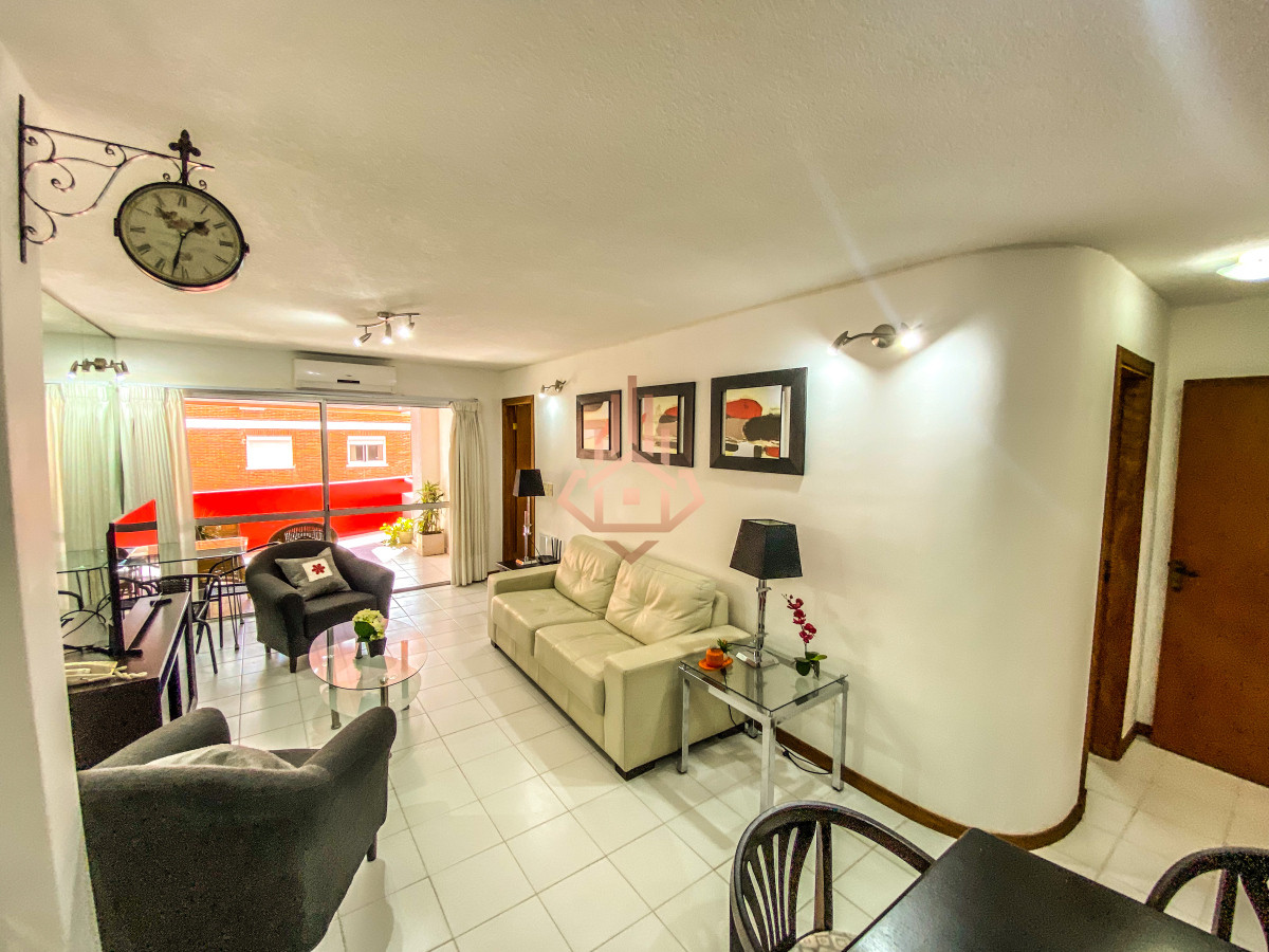 ¡Oportunidad única en Parada 3 de la Brava, Punta del Este! Apartamento 2 dormitorios y medio - LUX445A