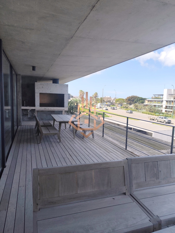 Hermoso Apartamento en Frente al Mar en Manantiales - LUX435A