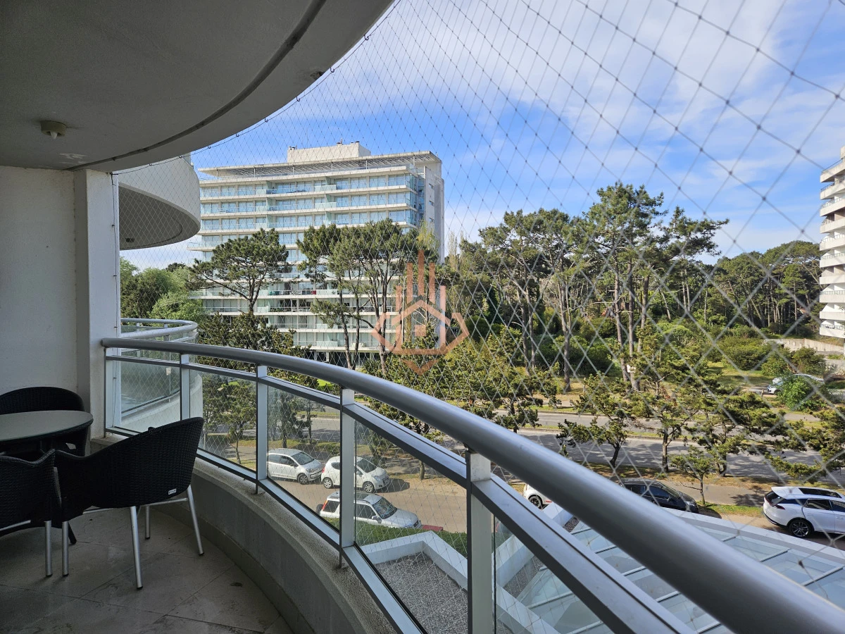 Departamento en Venta en Ocean Drive de 3 Dormitorios Mas Dependencia