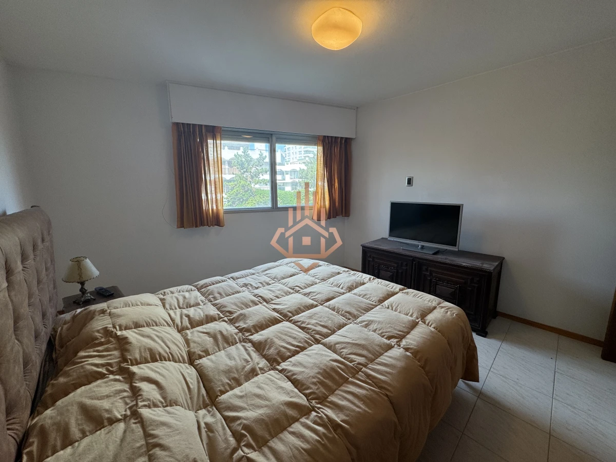 Venta apartamento frente al Mar de 3 dormitorios.