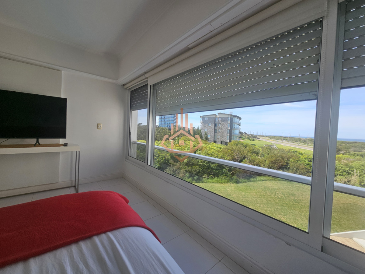 Se Vende Apartamento de 4 Dormitorios en Suite y Terraza Privada con Barbacoa Cerrada Balcon con Espectaculares Vistas