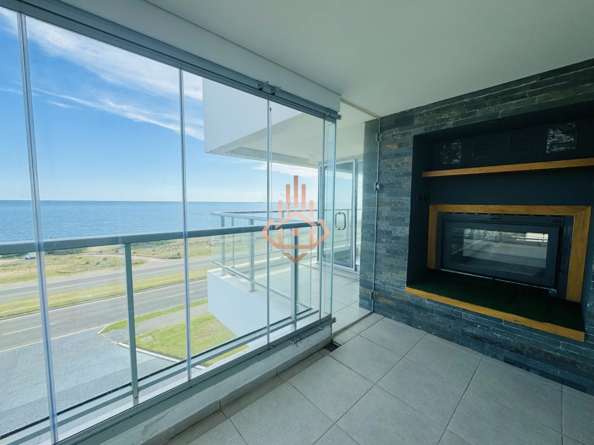 Venta Apartamento Penthouse 4 dormitorios, Frente al mar