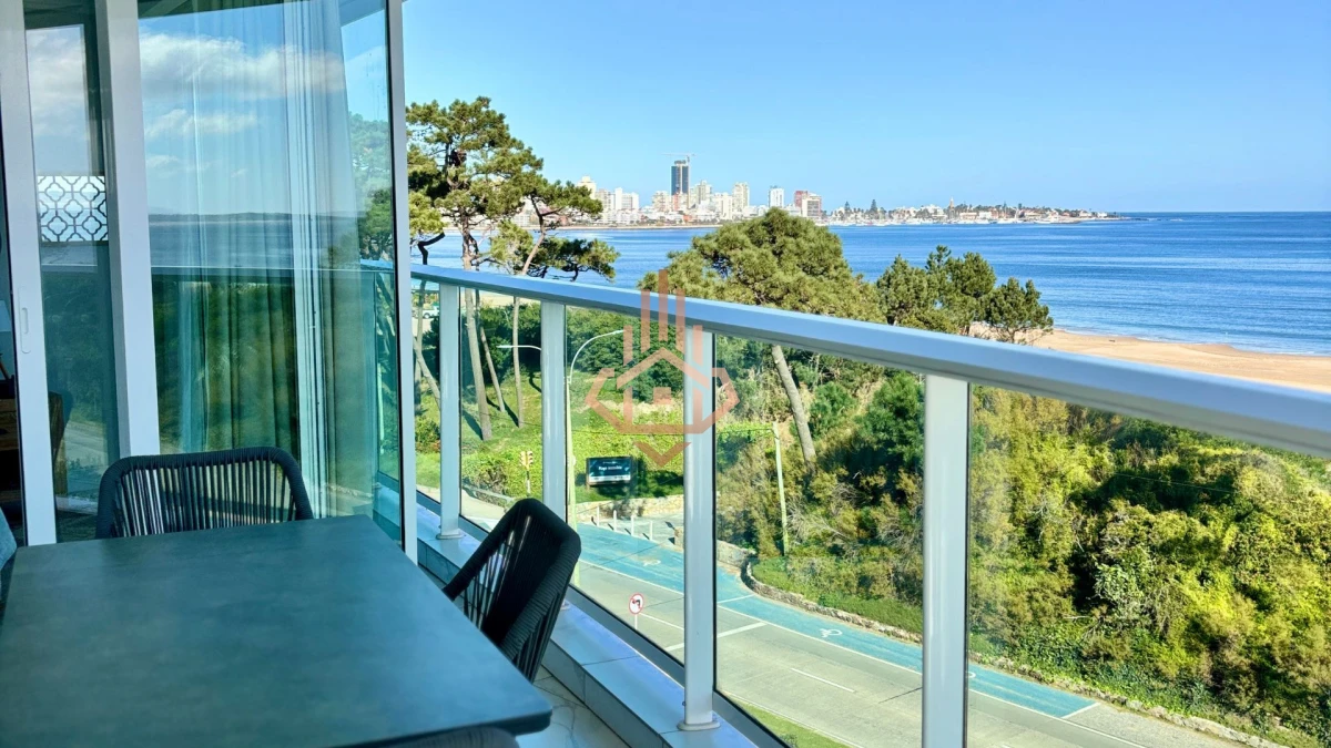 Apartamento en Venta 3 suites + servicio en Paramount Tower, Playa Mansa