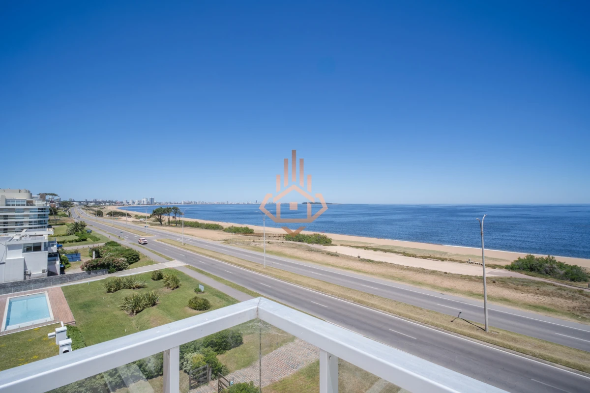 Venta Apartamento Penthouse 4 dormitorios, Frente al mar