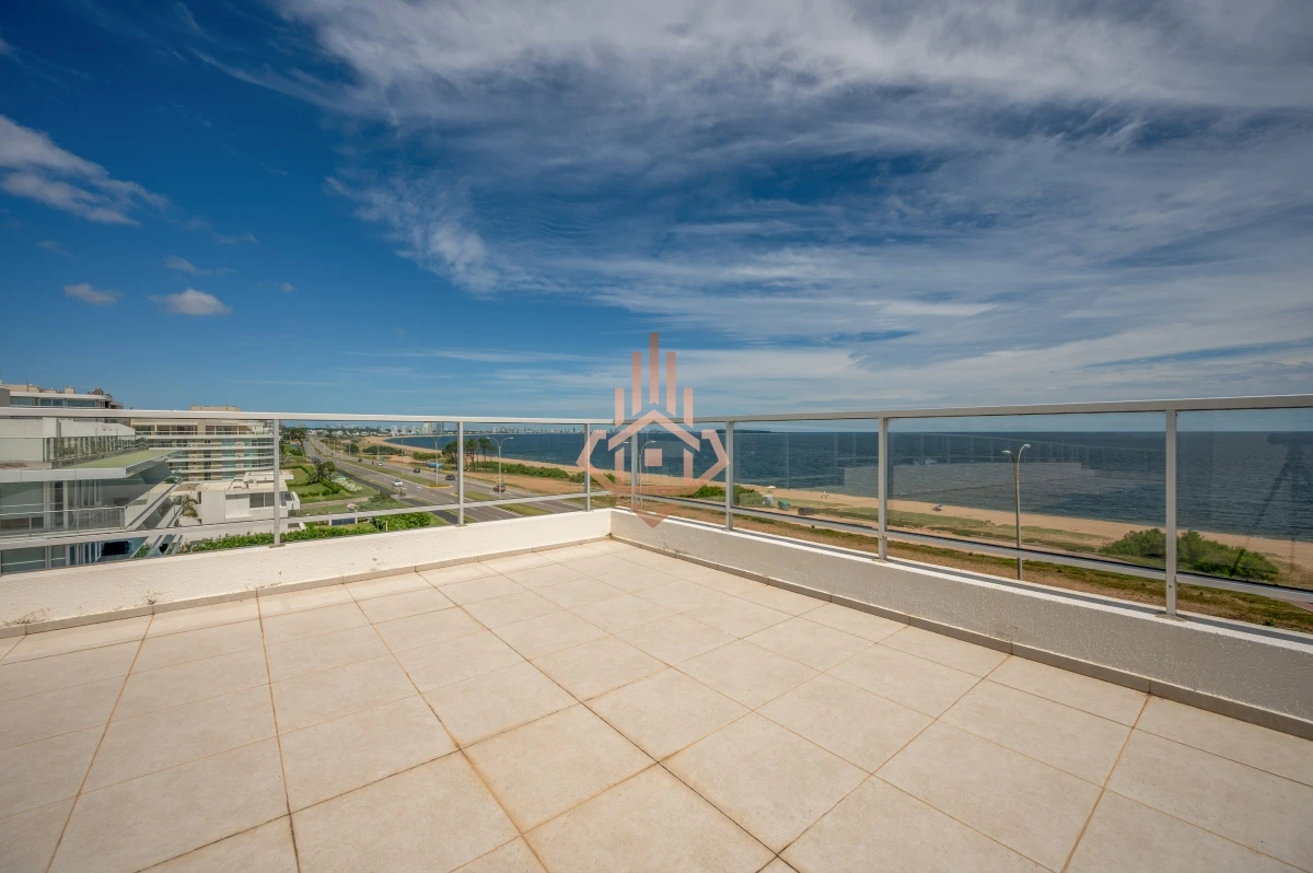 Venta Apartamento Penthouse 4 dormitorios, Frente al mar