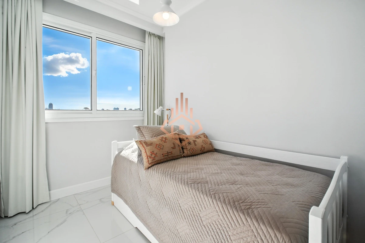 Apartamento en Venta 3 suites + servicio en Paramount Tower, Playa Mansa