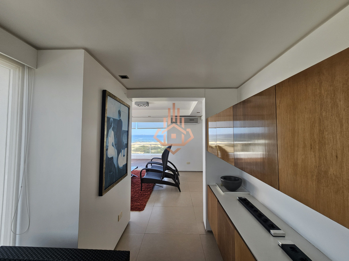 Se Vende Depto en Primera Linea de 4 Dormitorios en Suite Playa Brava