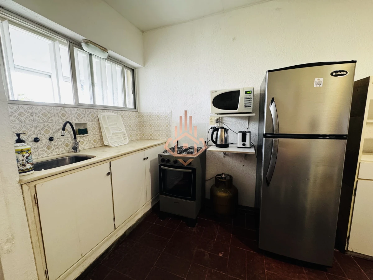 Alquiler invernal apartamento de 1 dormitorio y medio a pasos de playa mansa.