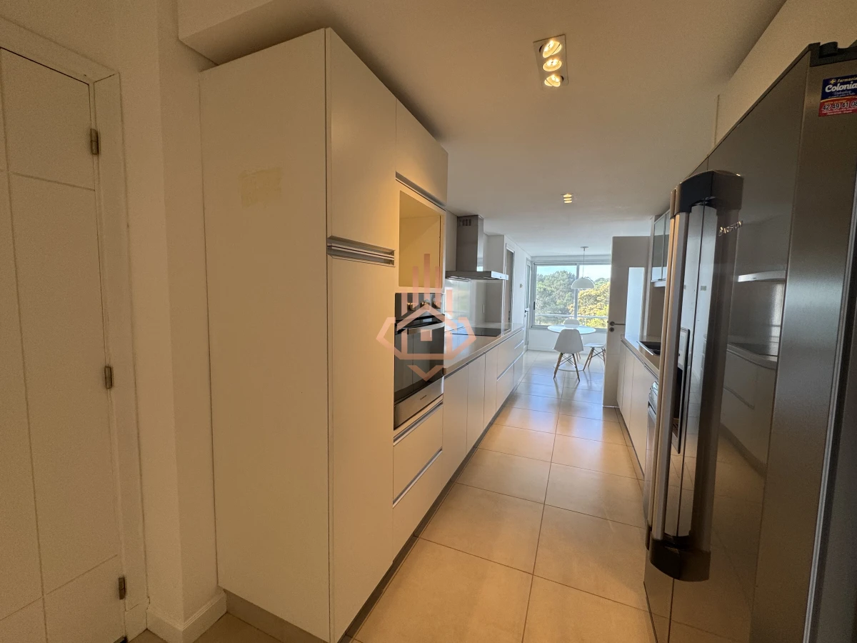 Venta Apartamento Penthouse 4 dormitorios, Frente al mar