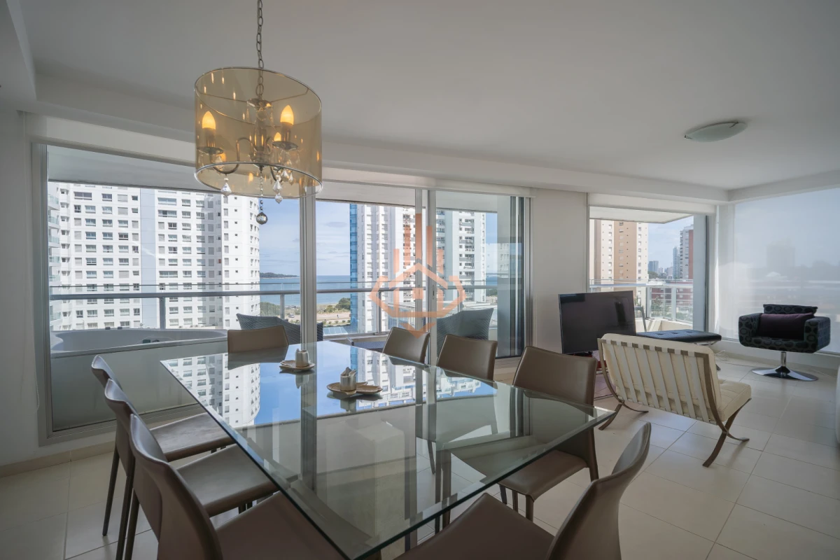 Comodo Apartamento de 3 suites