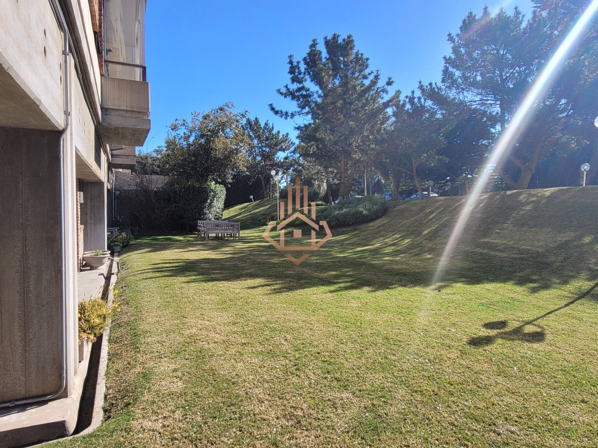 Venta de apartamento de lujo en Punta del Este - Edificio Seaside, Playa Brava (Parada 12½)