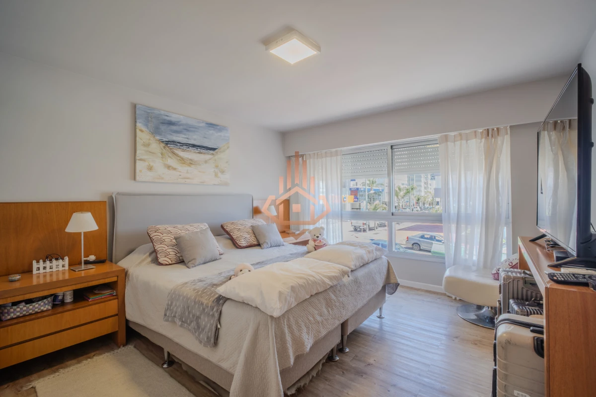 Exclusivo Departamento en la Península con Vista al Puerto y Amenities Premium