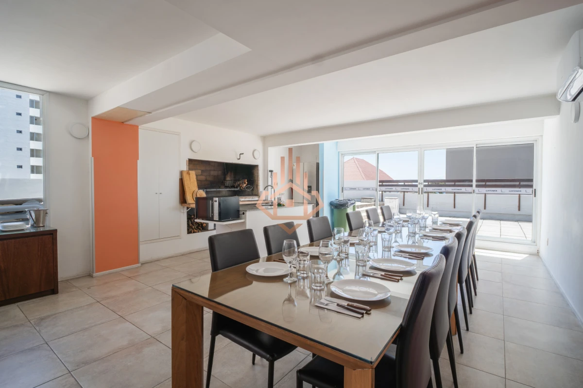 Se Vende Apartamento de Dos Dormitorios con Balcon y Vista en la Península