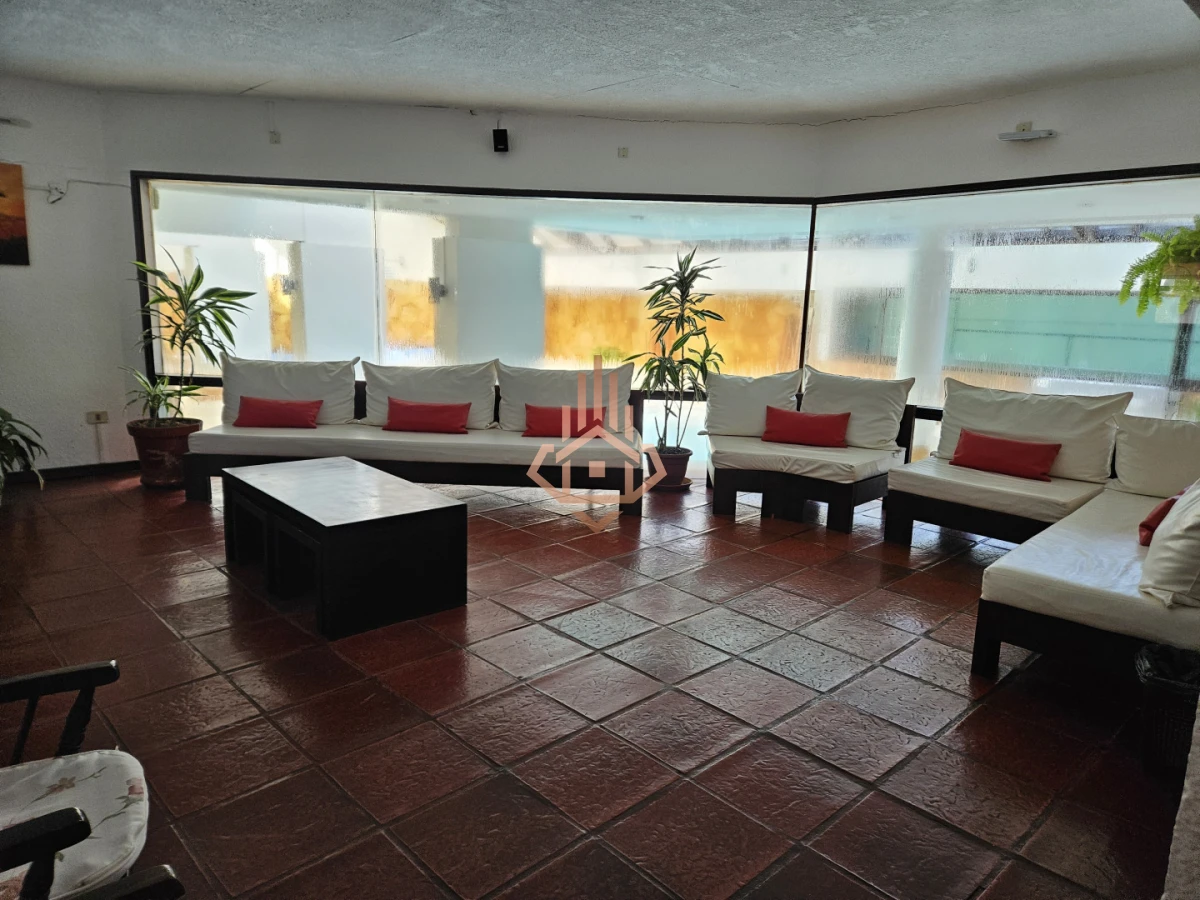 Venta de Apartamento de 3 Dormitorios en Punta del Este