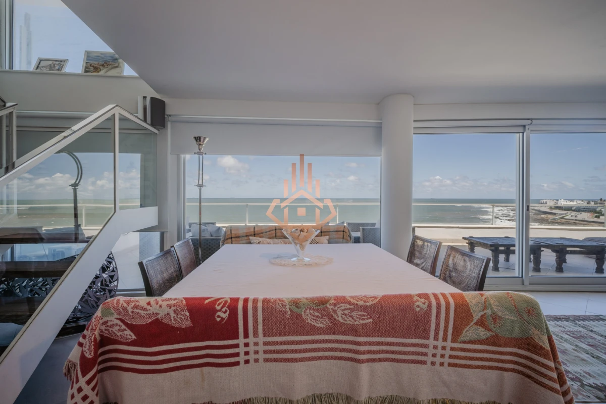 Triplex Penthouse Frente al Mar