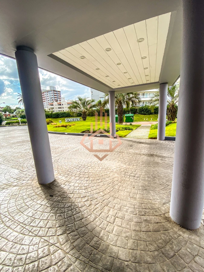 ¡Oportunidad única en Parada 3 de la Brava, Punta del Este! Apartamento 2 dormitorios y medio