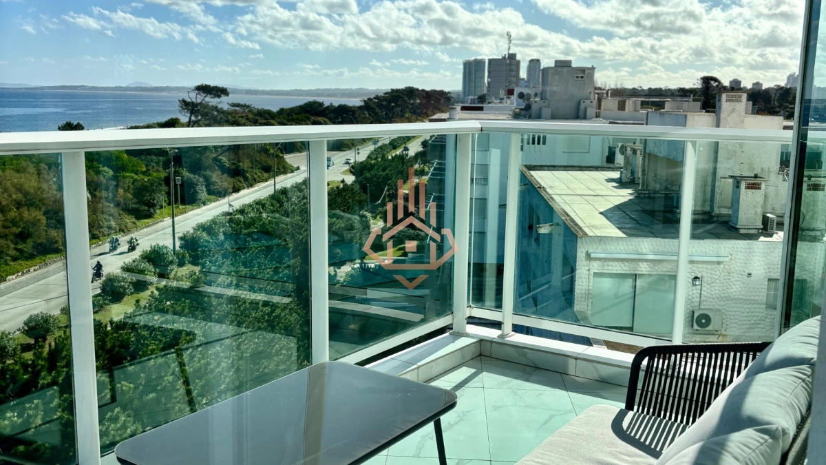 Apartamento en Venta 3 suites + servicio en Paramount Tower, Playa Mansa