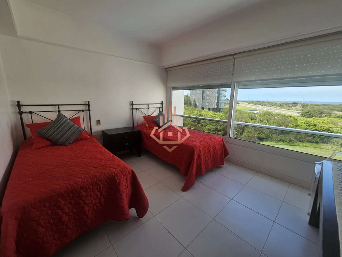 Se Vende Apartamento de 4 Dormitorios en Suite y Terraza Privada con Barbacoa Cerrada Balcon con Espectaculares Vistas