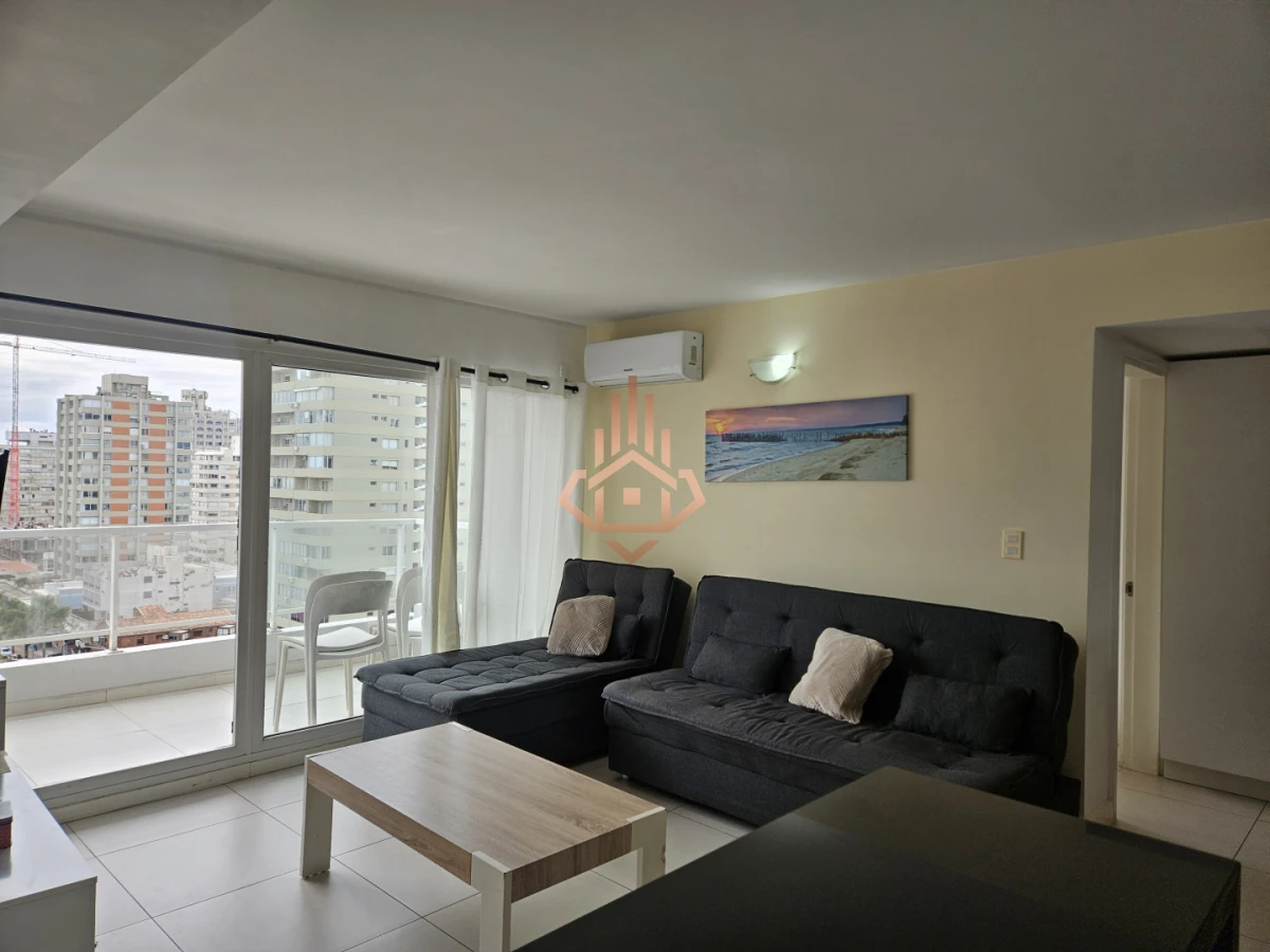 Se Vende Apartamento de Dos Dormitorios con Balcon y Vista en la Península