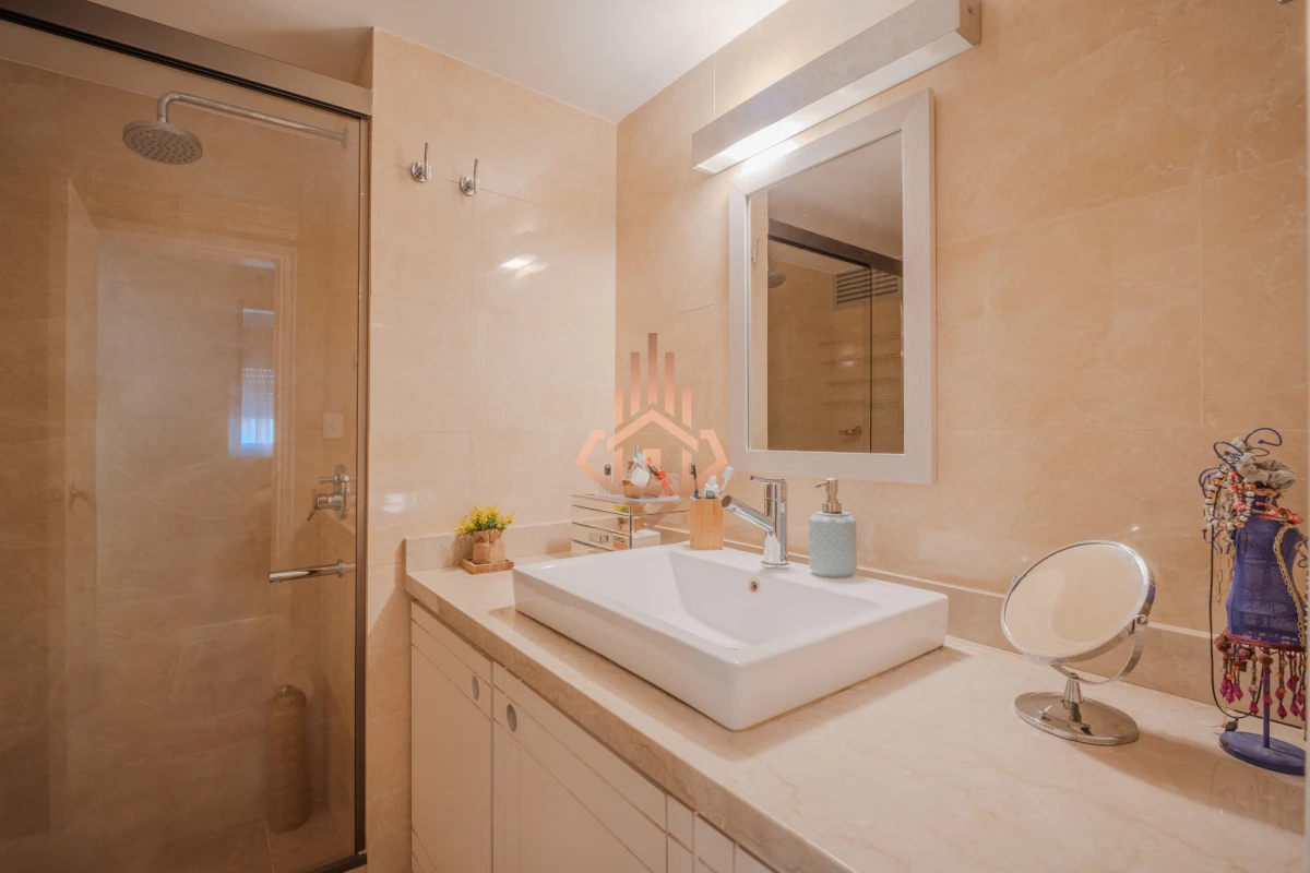 Exclusivo Departamento en la Península con Vista al Puerto y Amenities Premium