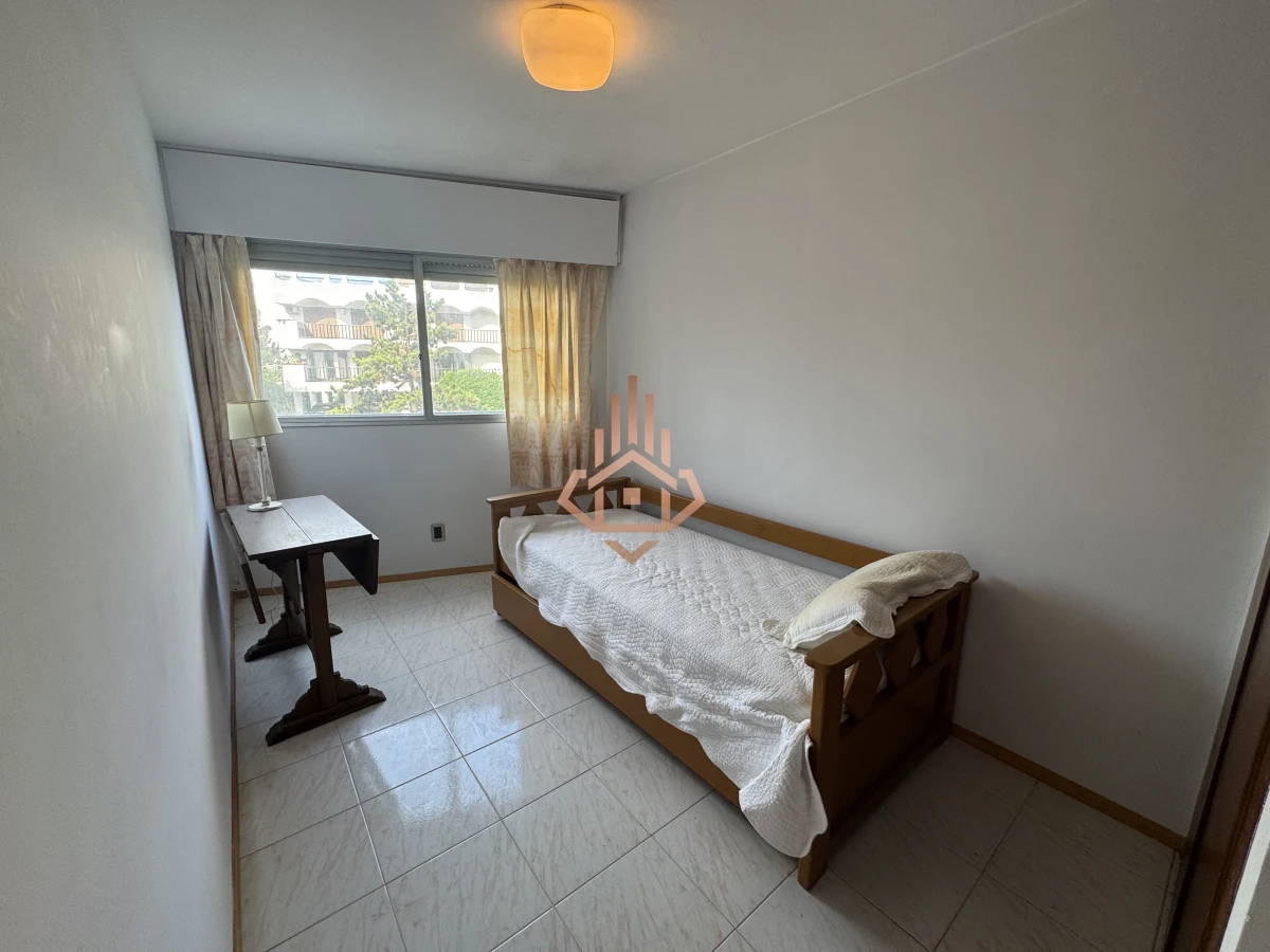 Venta apartamento frente al Mar de 3 dormitorios.