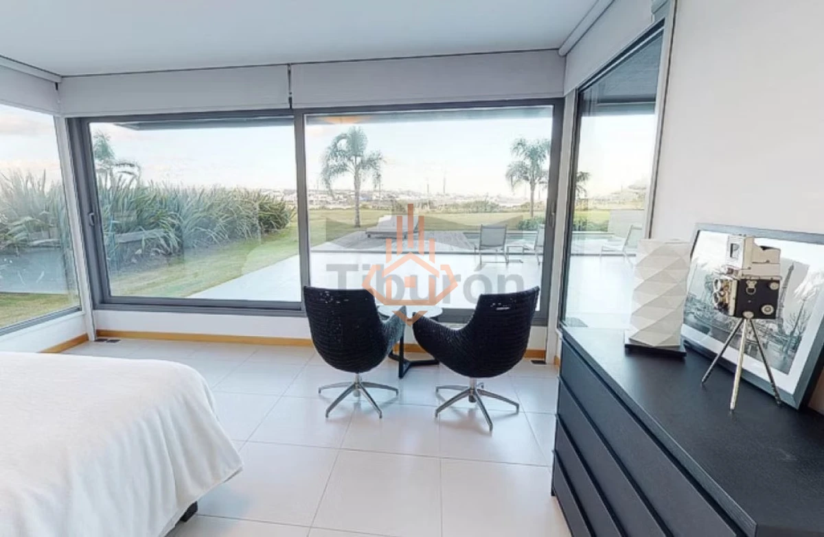 Tiburon Barra - SS 104