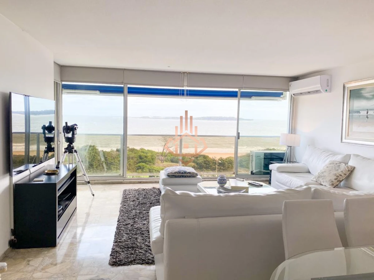 Apartamento 4 dormitorios Venta en Punta del Este.