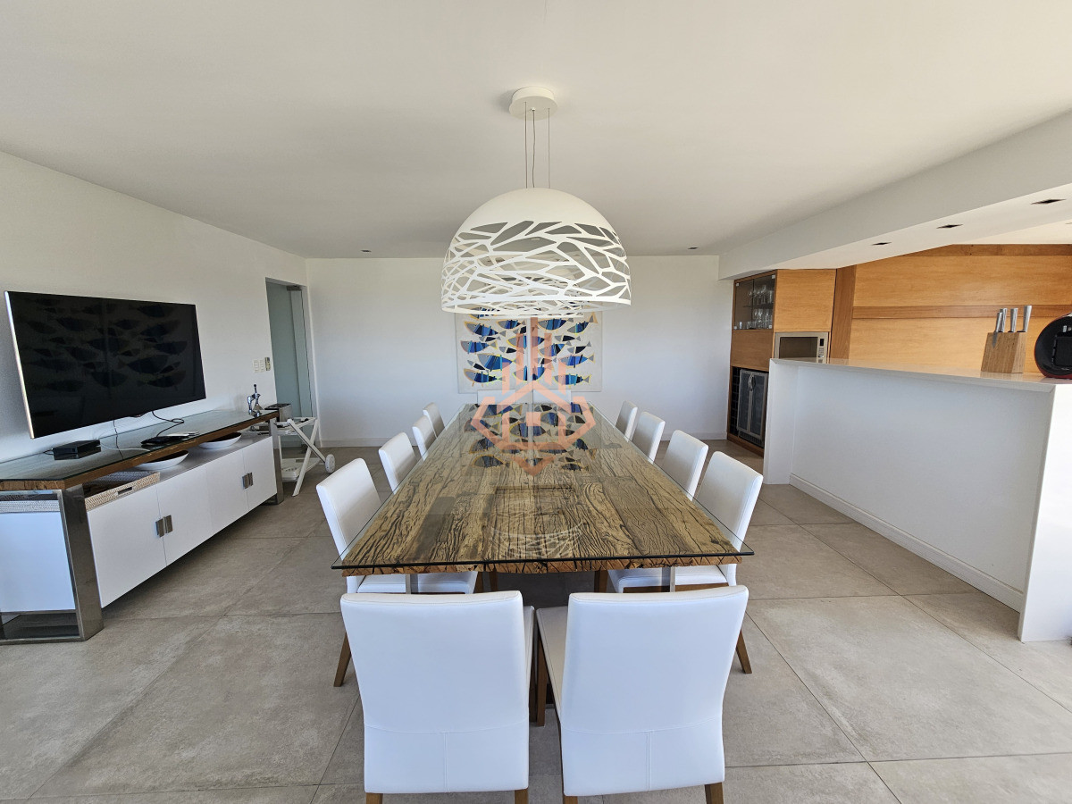 Penthouse en Alquiler Parada 32 de la Brava, 4 Dormitorios