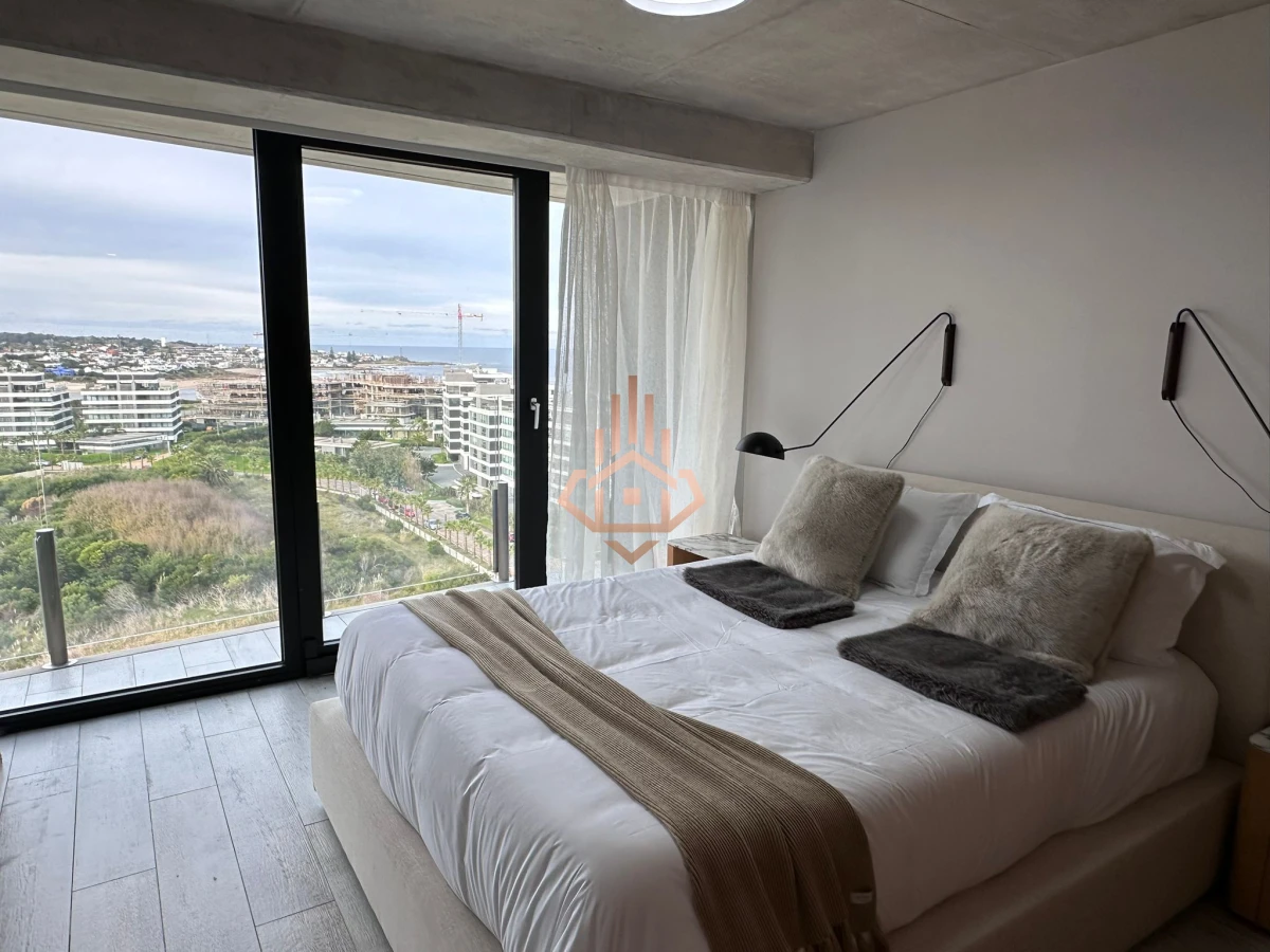Venta departamento en Surfside de 2 dormitorios + den con vista al Mar