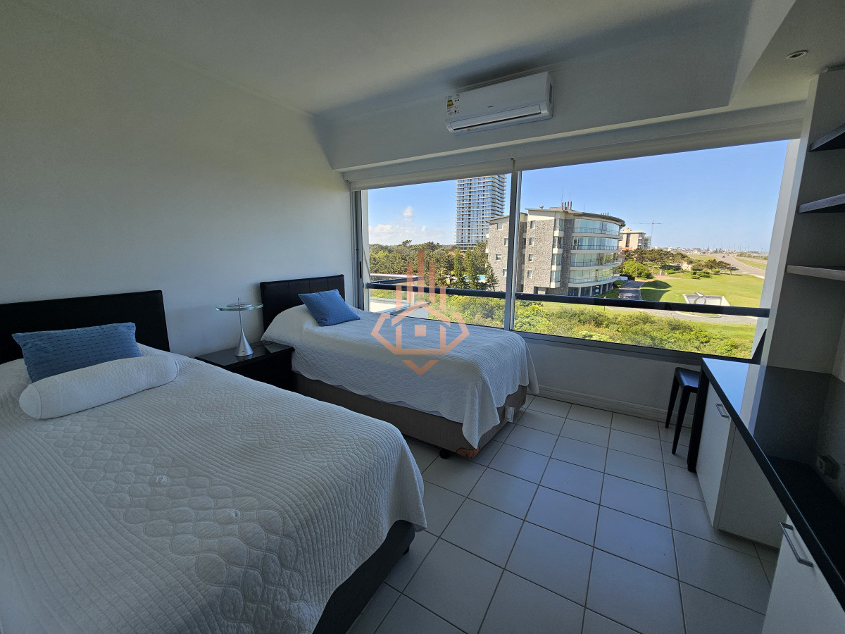 Penthouse en Alquiler Parada 32 de la Brava, 4 Dormitorios